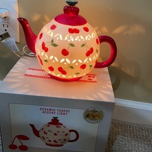 Cracker Barrel teapot light